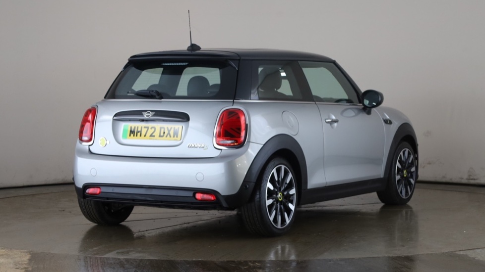 MINI HATCHBACK Image 5
