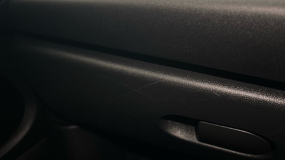 MINI HATCHBACK Scratches