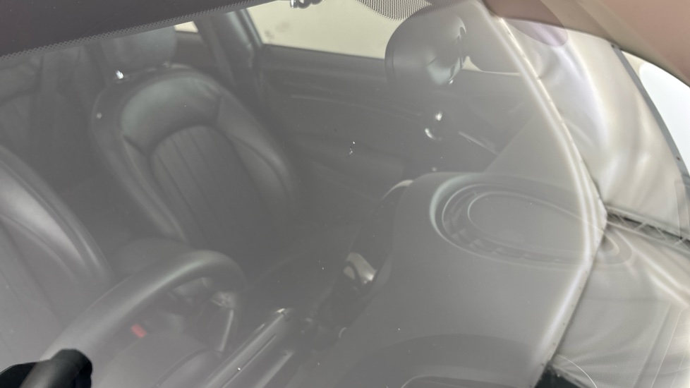 MINI HATCHBACK Multiple chips