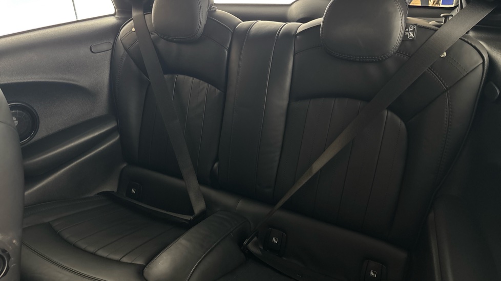 MINI HATCHBACK Image 14