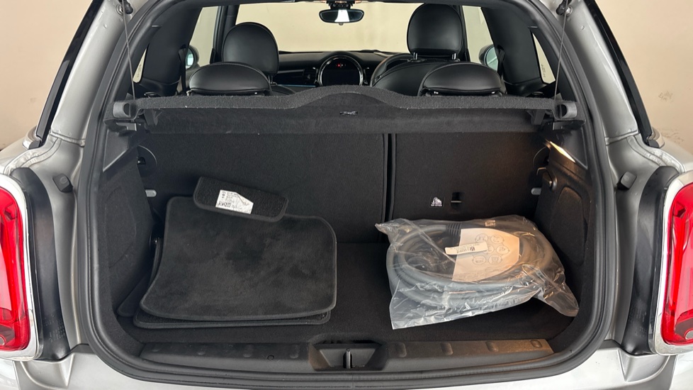 MINI HATCHBACK Image 15