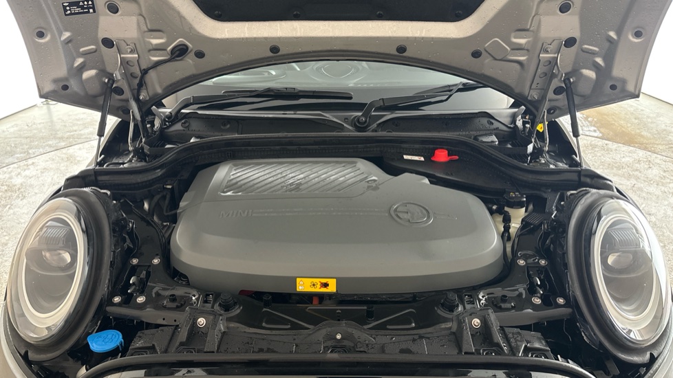 MINI HATCHBACK Image 16