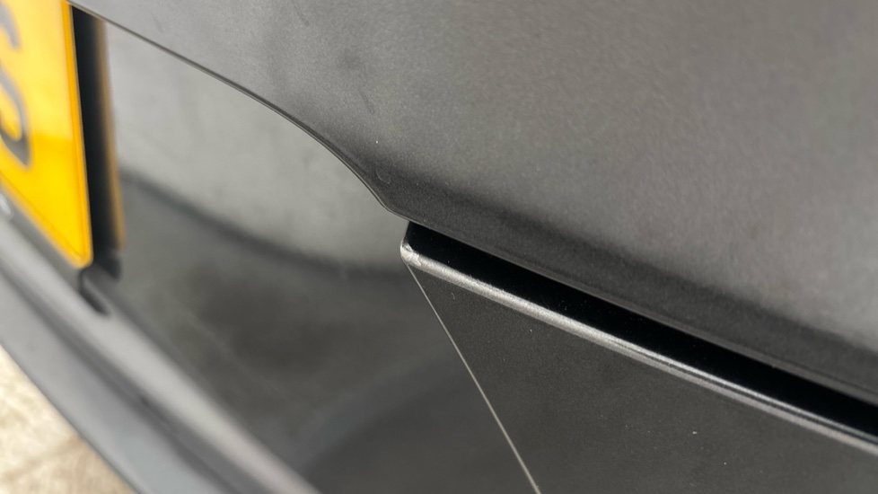 LAND ROVER RANGE ROVER SPORT Chips and scratches