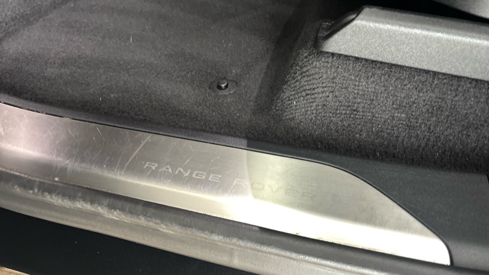 LAND ROVER RANGE ROVER SPORT Scratches