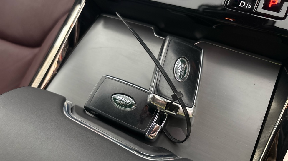 LAND ROVER RANGE ROVER SPORT two keys