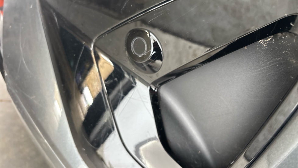 Audi E-Tron scratches
