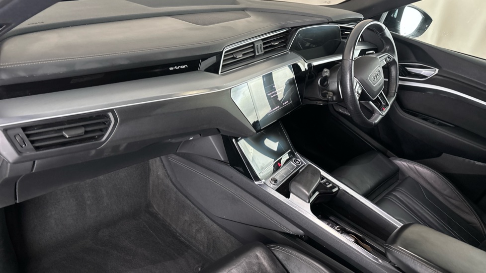 Audi E-Tron Image 10