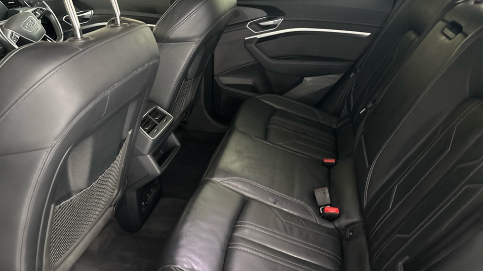 Audi E-Tron Image 14