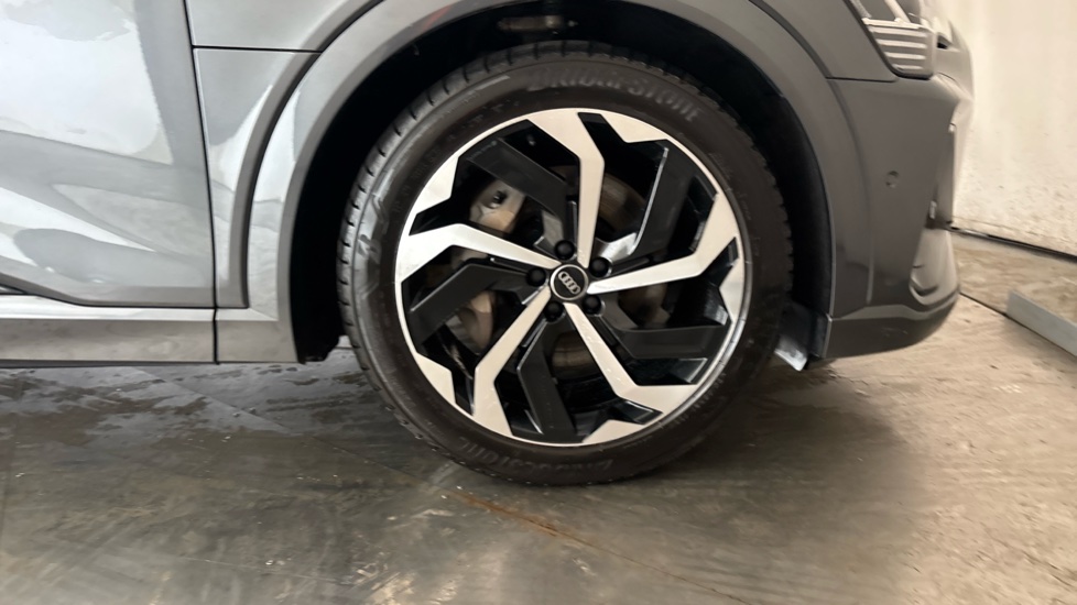 Audi E-Tron Image 20