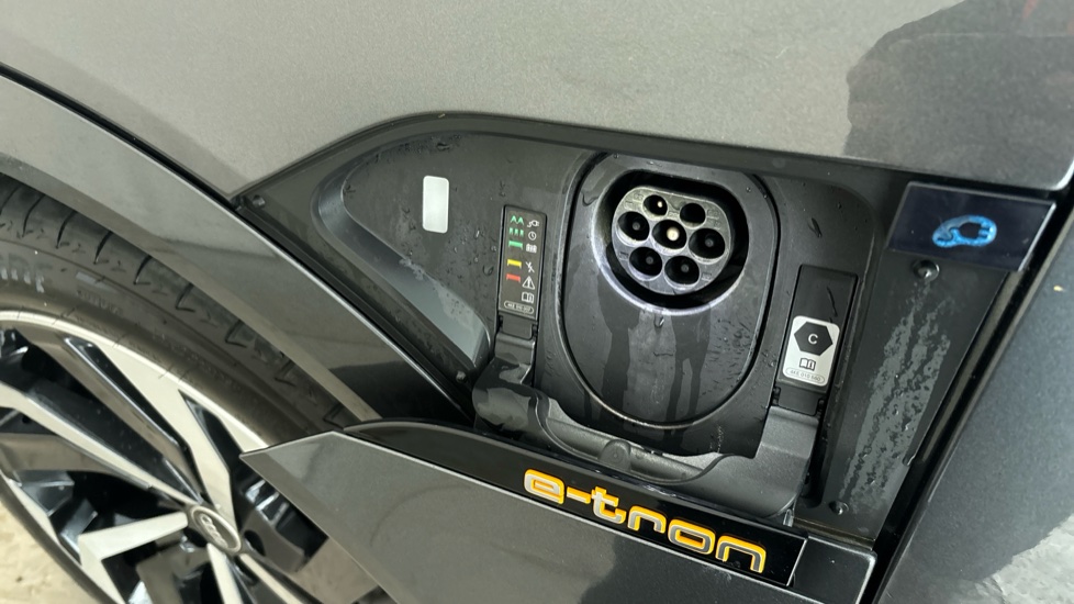 Audi E-Tron Image 21