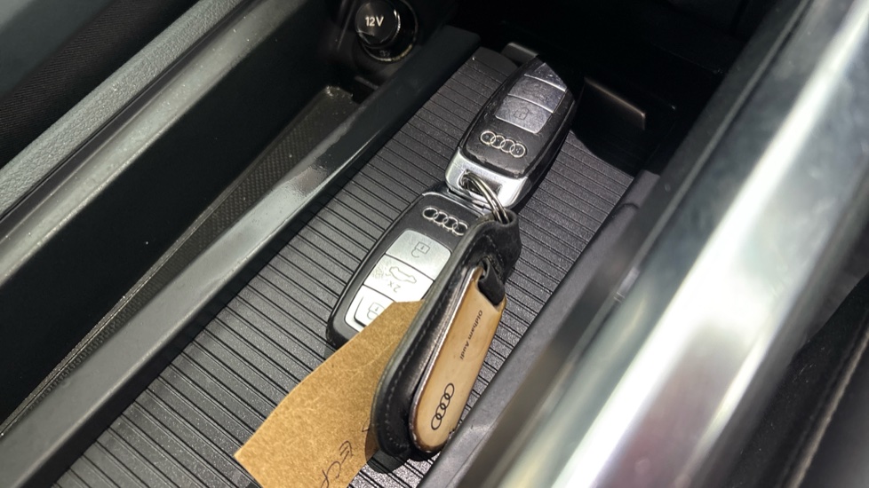 Audi E-Tron 2 keys