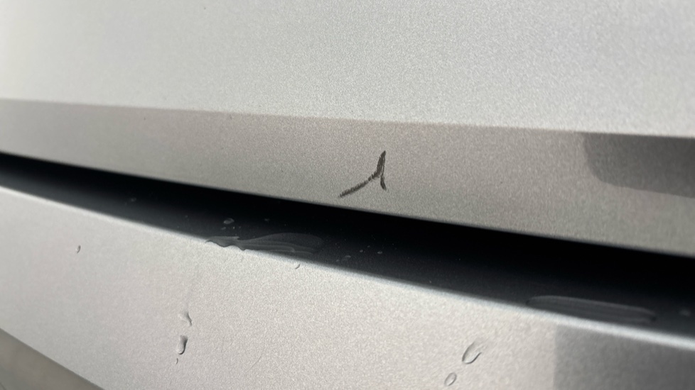 Renault Megane Scratches