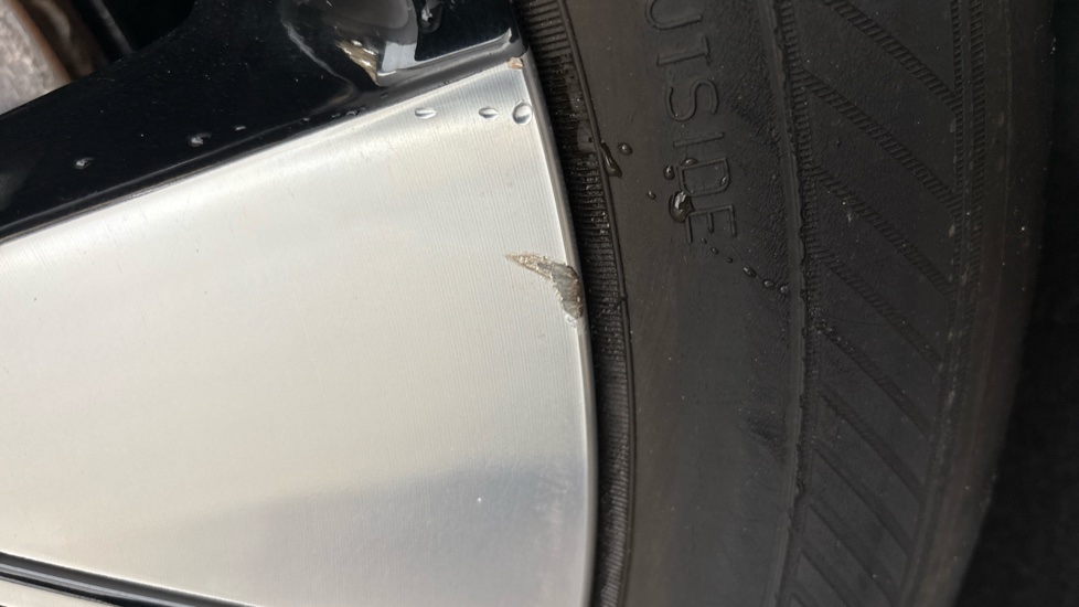 Renault Megane Scuff