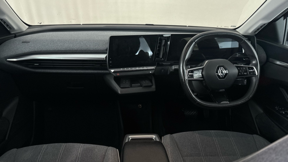 RENAULT MEGANE E-TECH Image 11