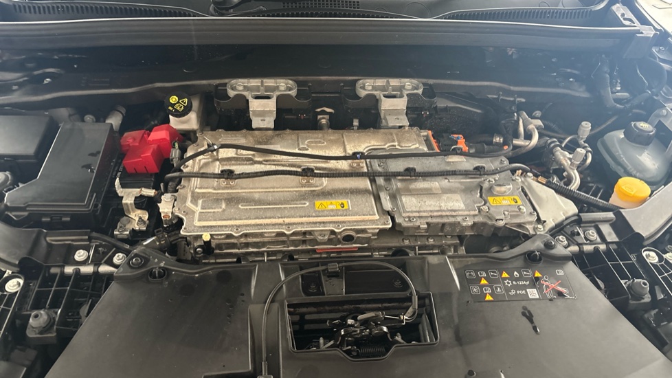 RENAULT MEGANE E-TECH Image 16