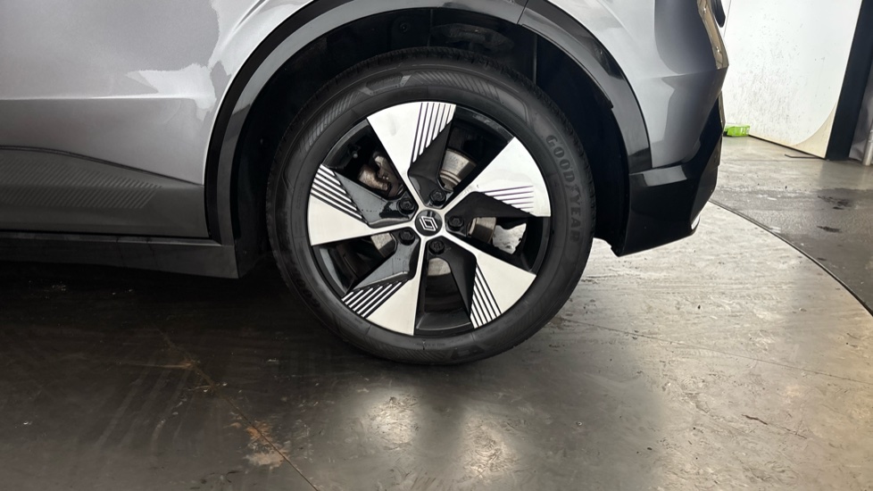 RENAULT MEGANE E-TECH Image 18
