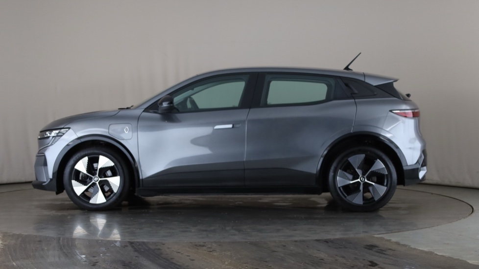 RENAULT MEGANE E-TECH Image 2