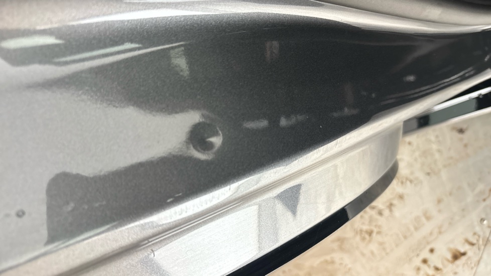 RENAULT MEGANE E-TECH Dent and scratches