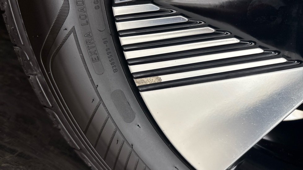 RENAULT MEGANE E-TECH Scuff