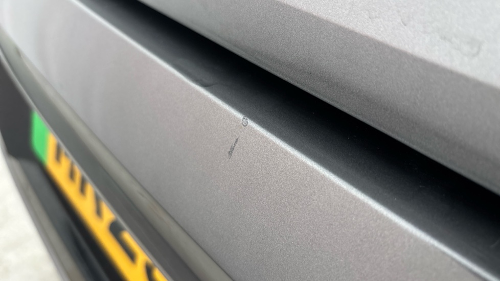 RENAULT MEGANE E-TECH Scratches and chips