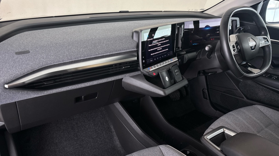 RENAULT MEGANE E-TECH Image 10