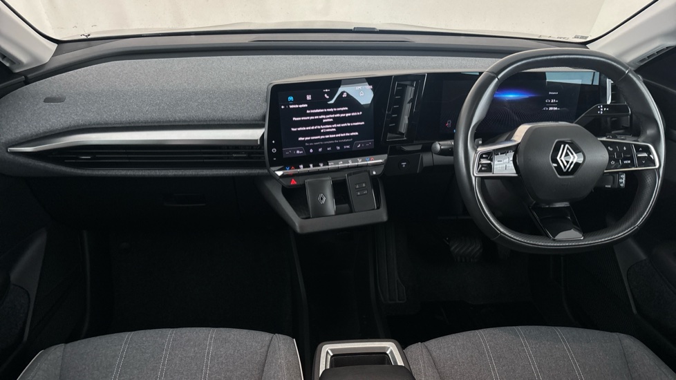 RENAULT MEGANE E-TECH Image 11