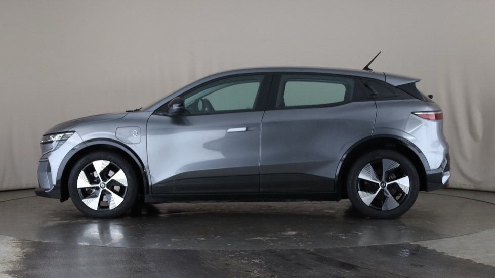RENAULT MEGANE E-TECH Image 2