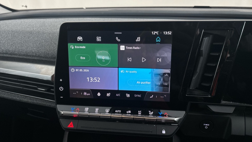RENAULT MEGANE E-TECH Image 12