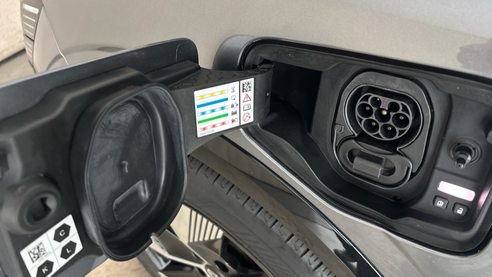RENAULT MEGANE E-TECH Image 21