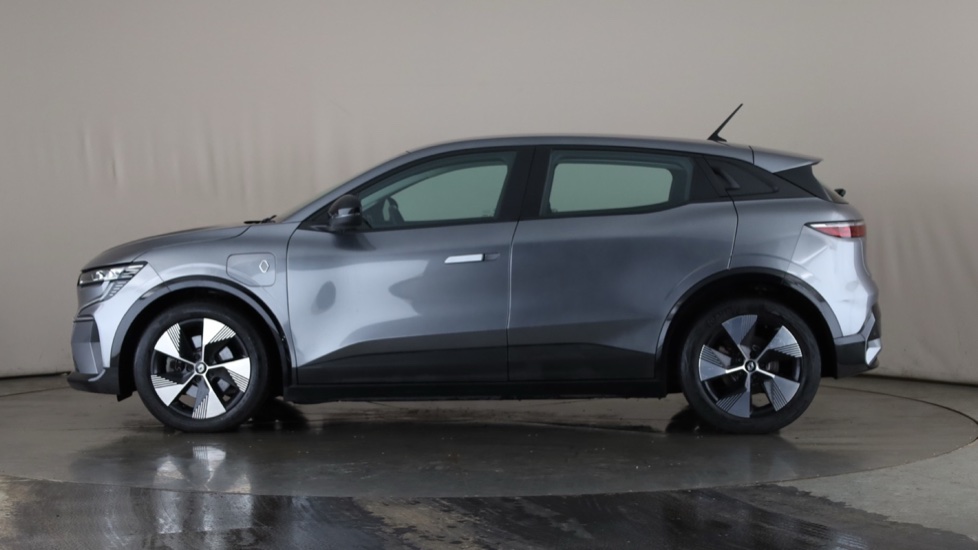 RENAULT MEGANE E-TECH Image 2
