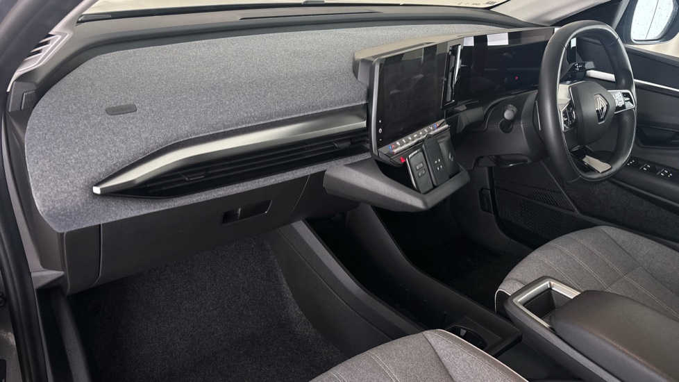 RENAULT MEGANE E-TECH Image 10