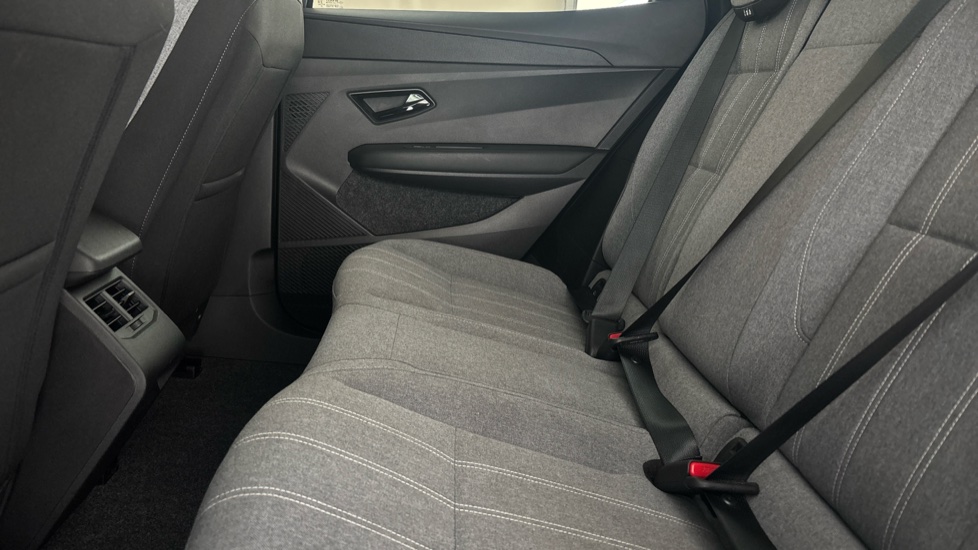 RENAULT MEGANE E-TECH Image 14