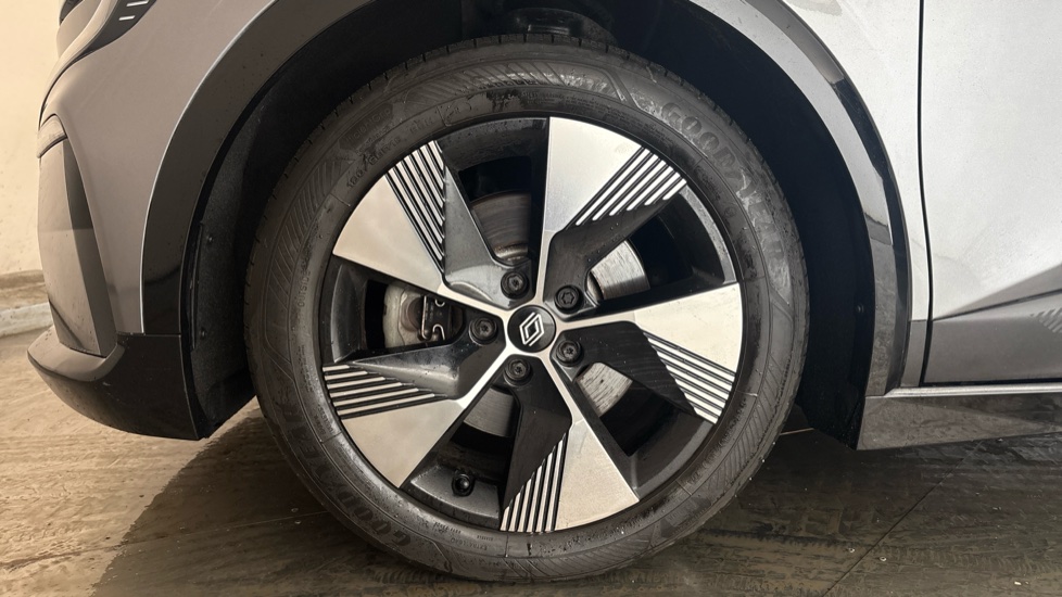 RENAULT MEGANE E-TECH Image 17