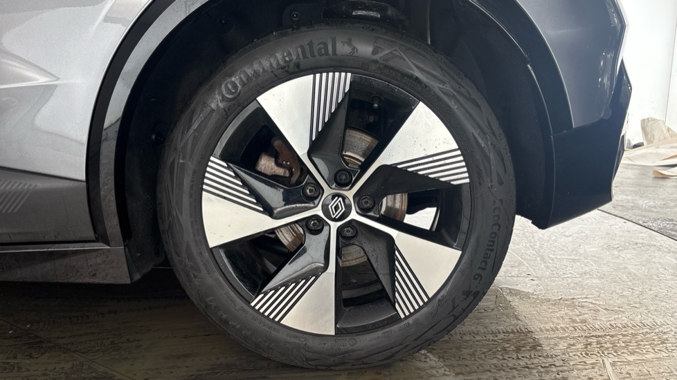 RENAULT MEGANE E-TECH Image 18