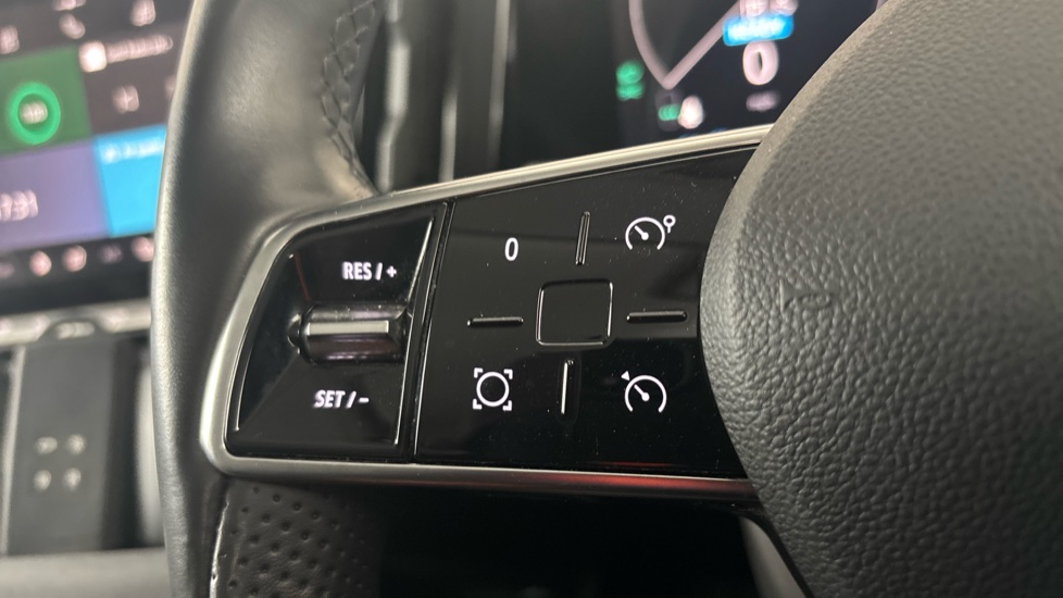 RENAULT MEGANE E-TECH Cruise control