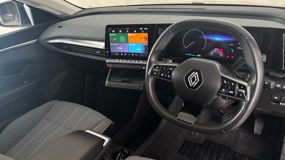 RENAULT MEGANE E-TECH Image 9