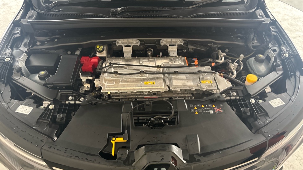 RENAULT MEGANE E-TECH Image 16