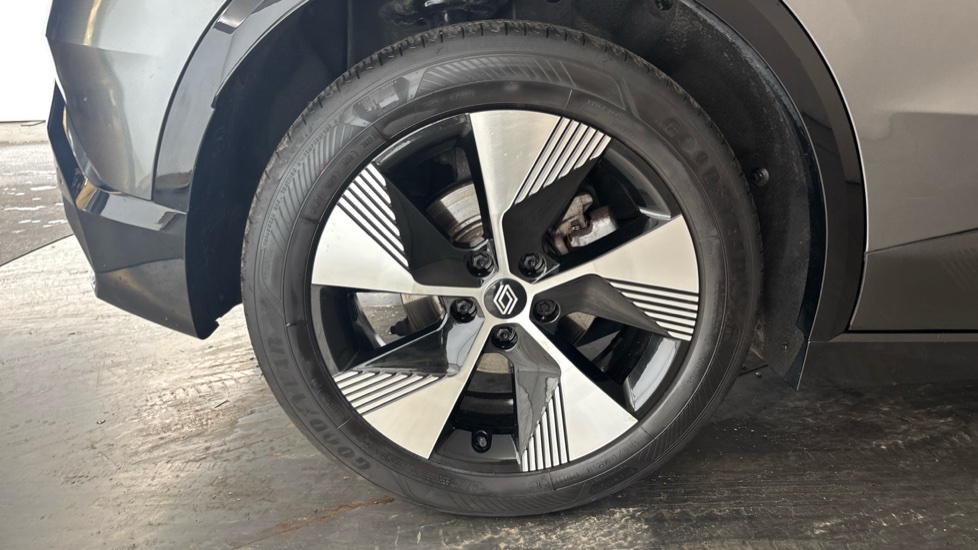 RENAULT MEGANE E-TECH Image 19