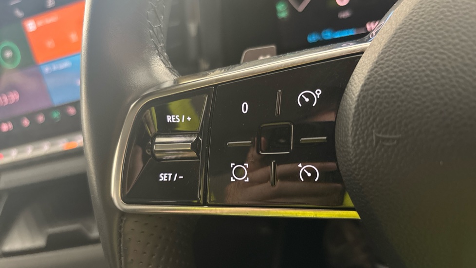 RENAULT MEGANE E-TECH cruise control