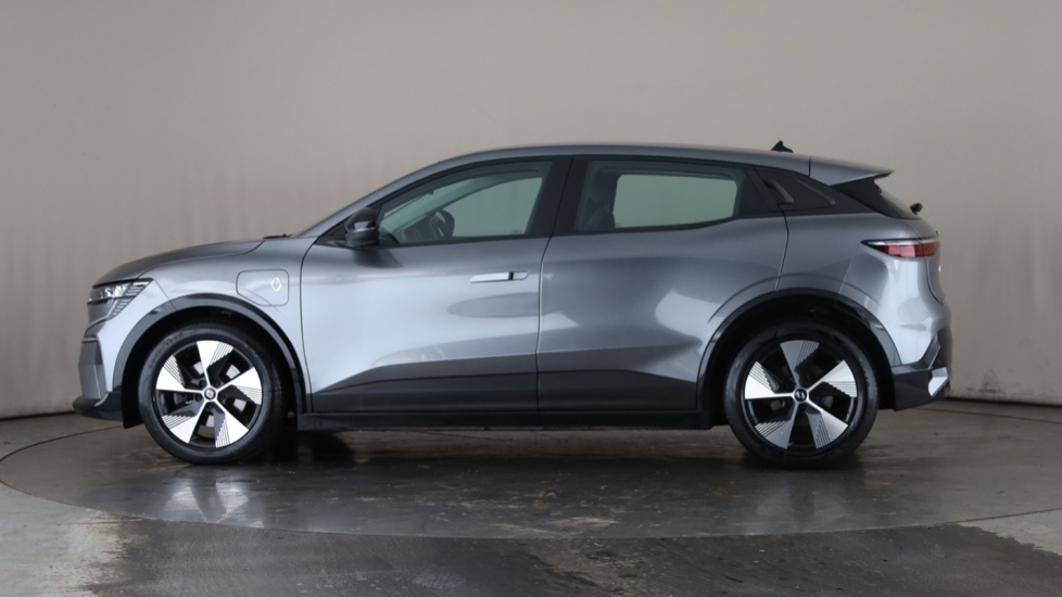 RENAULT MEGANE E-TECH Image 2