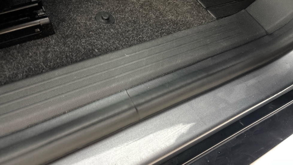 RENAULT MEGANE E-TECH worn
