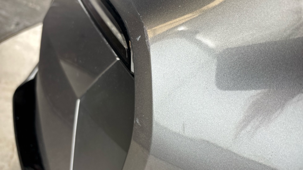 RENAULT MEGANE E-TECH chips and scuff