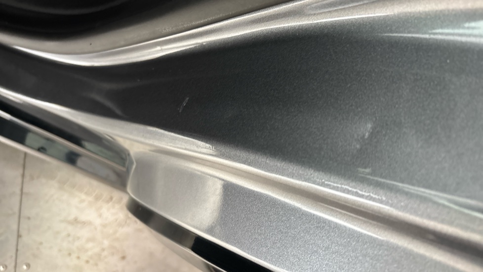 RENAULT MEGANE E-TECH dents