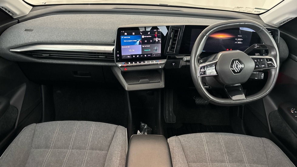 RENAULT MEGANE E-TECH Image 11