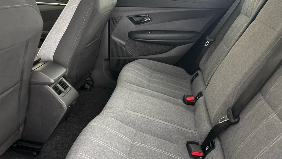 RENAULT MEGANE E-TECH Image 14