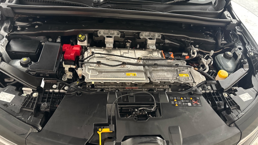RENAULT MEGANE E-TECH Image 16