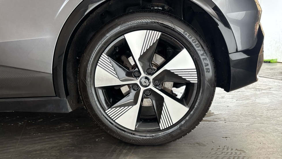 RENAULT MEGANE E-TECH Image 18