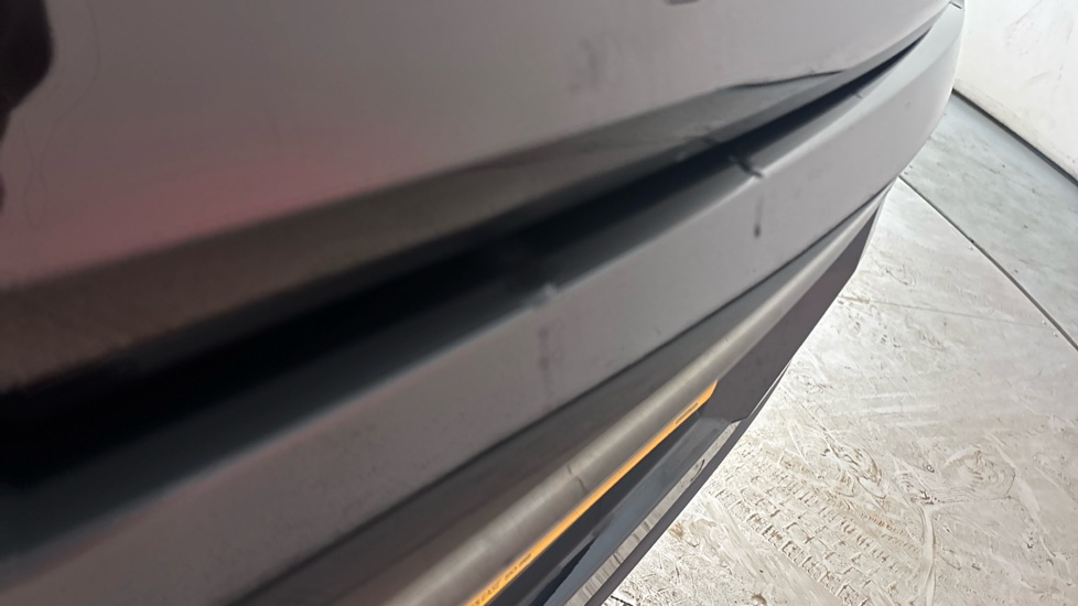 RENAULT MEGANE E-TECH scratches