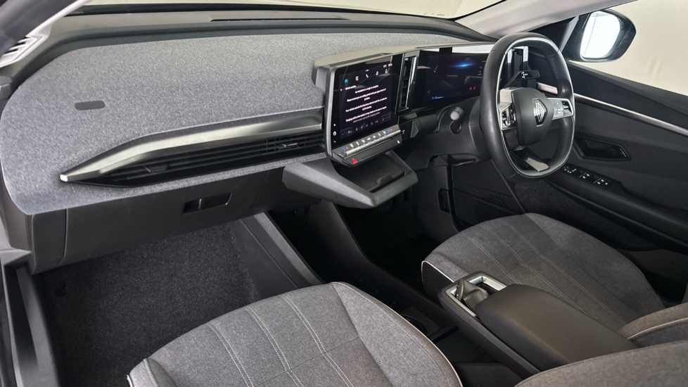 RENAULT MEGANE E-TECH Image 10