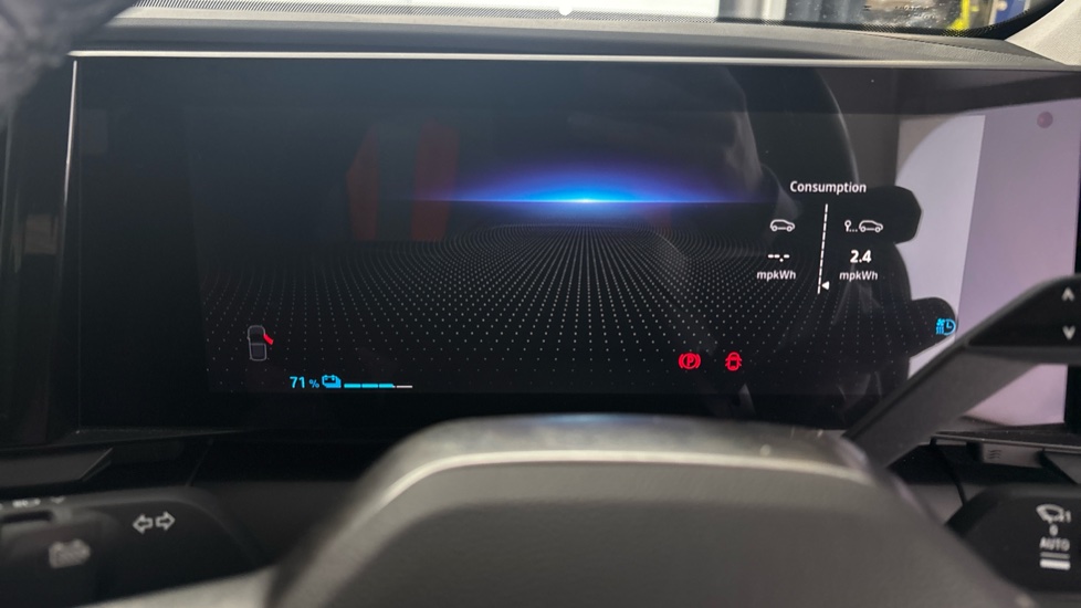 RENAULT MEGANE E-TECH Image 13